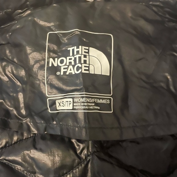 The North Face Thermoball vest size xs color black - Picture 3 of 3